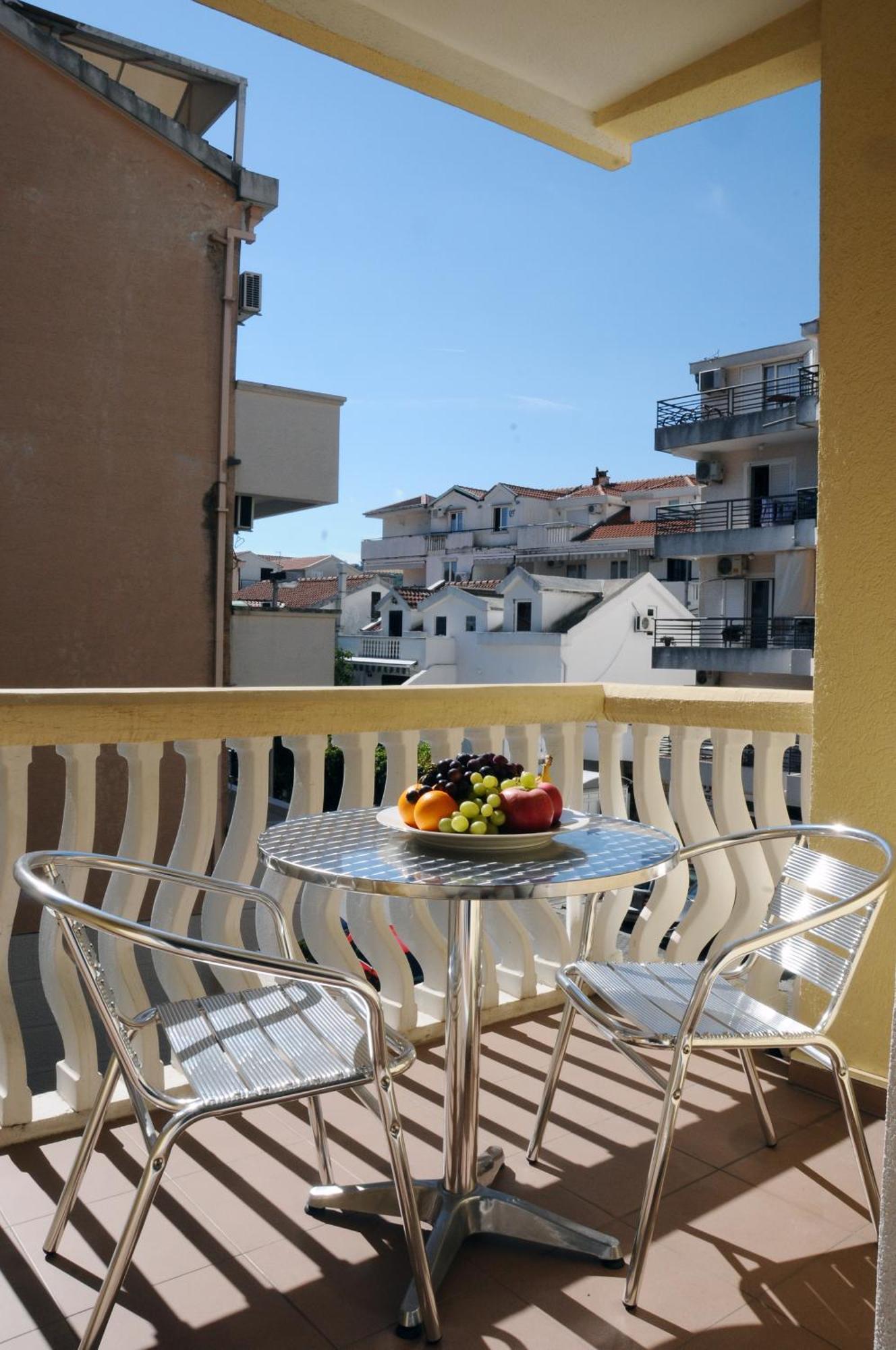 Budva Inn Guest House Exterior photo