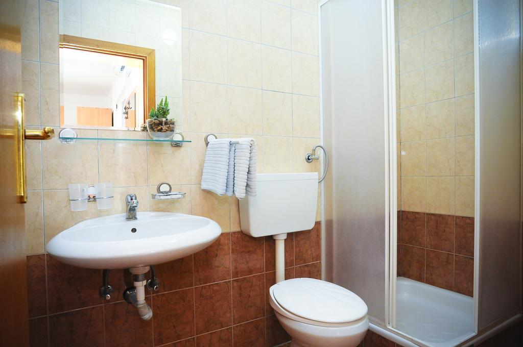 Budva Inn Guest House Room photo